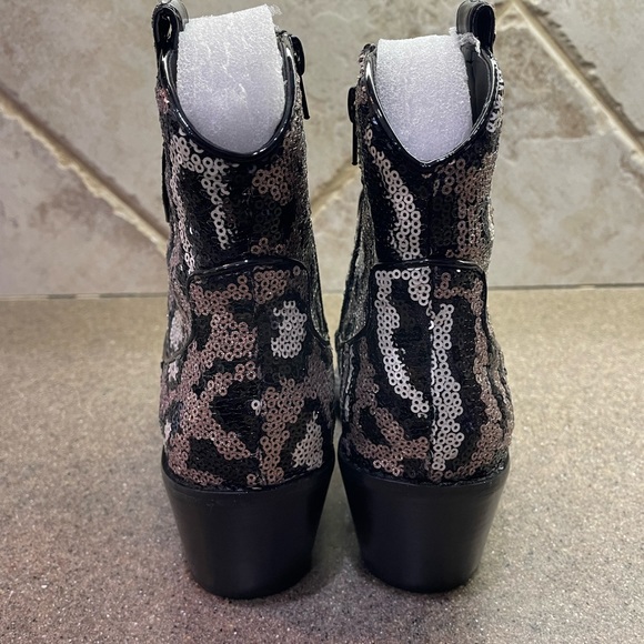🆕Betsey Johnson💋 “Lucki” Leopard Sequin Western Boots - Picture 9 of 13